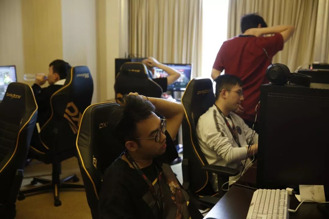 ZywOo访谈——天选之子的成长之路